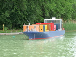 Porte conteneur Otello container at Port Revel
